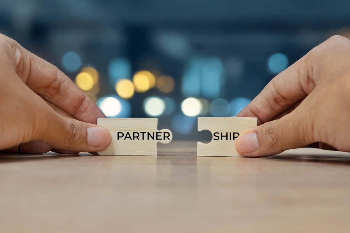 Collaboration partnership logistics